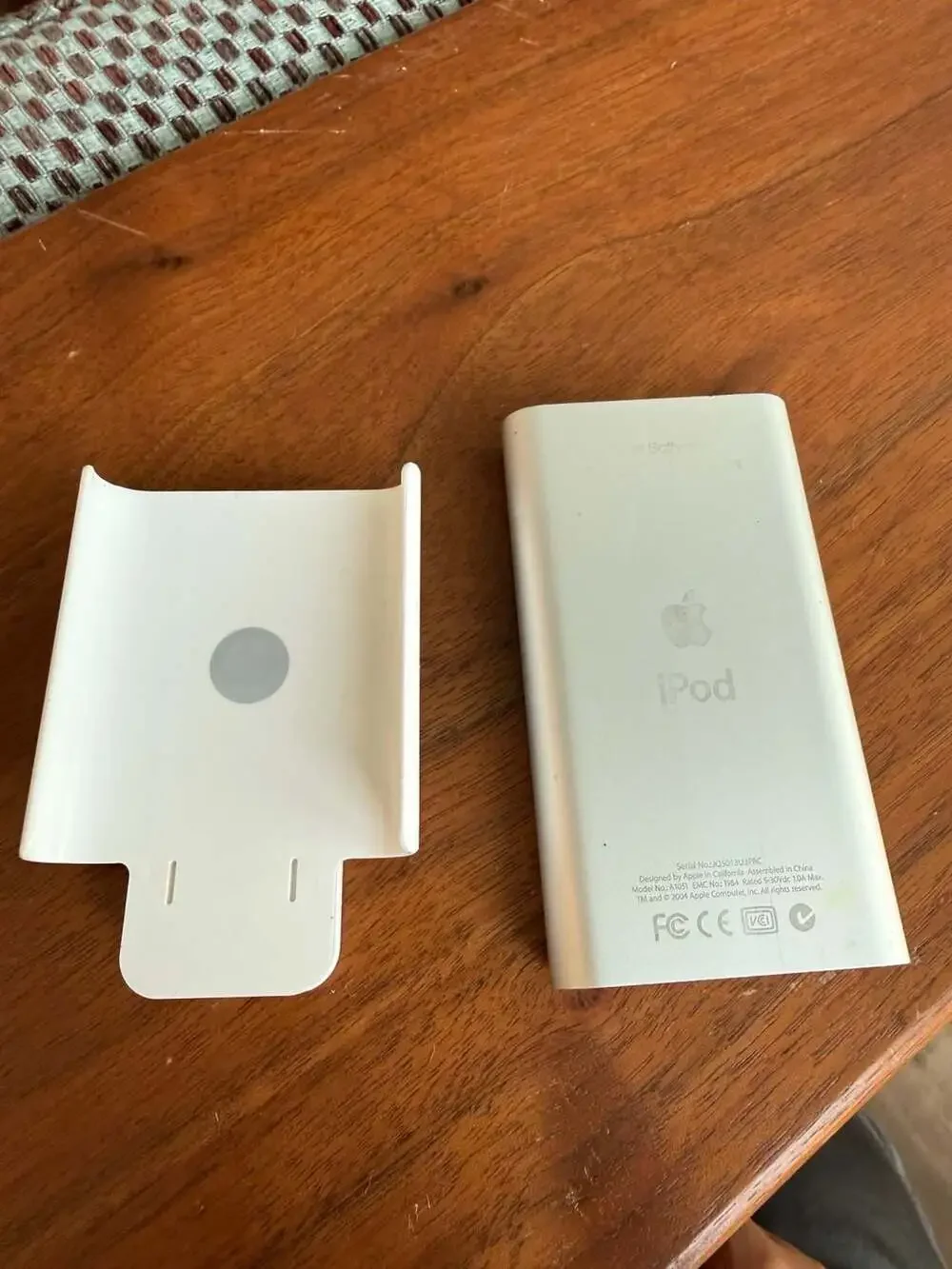 iPod Mini (1st Gen)4GB Silver with Belt Clip Model A1051 4GB. Support Message.